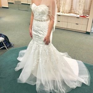 David’s Bridal wedding gown. Motivated to Sell